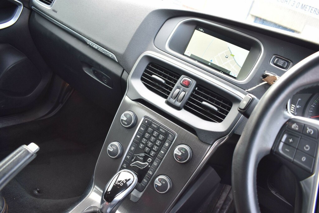 Volvo V40 Cross Country 2.0 D2 Lux Nav Euro 6 Ss JRZ7472 White #4