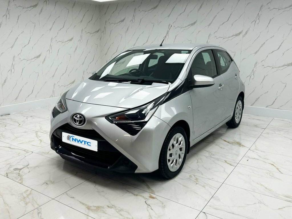 Toyota Aygo 1L X-play Silver #4
