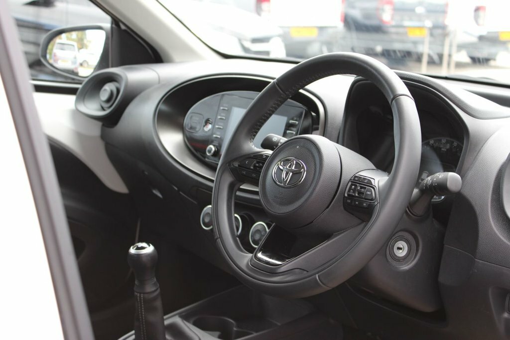 Toyota Aygo X 1L Pure A12JNC White #3