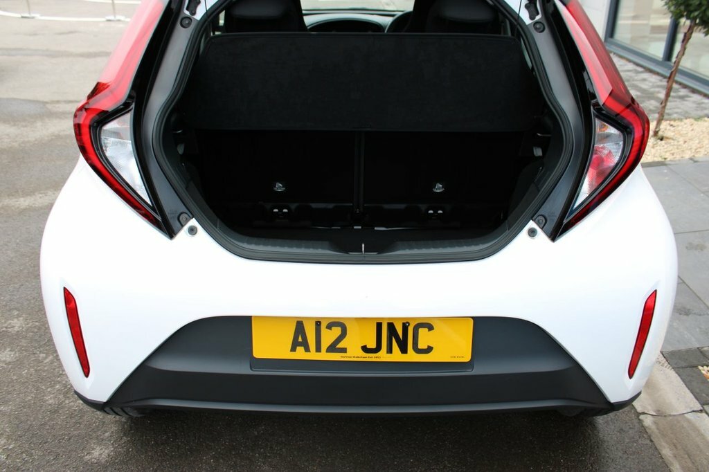 Toyota Aygo X 1L Pure A12JNC White #6