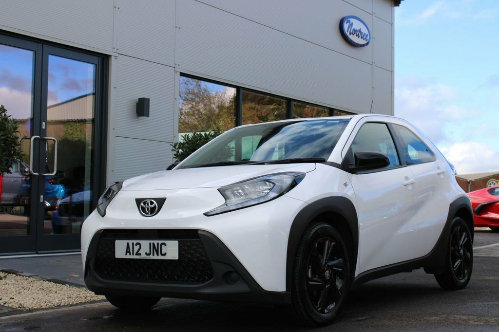 Toyota Aygo X 1L Pure White