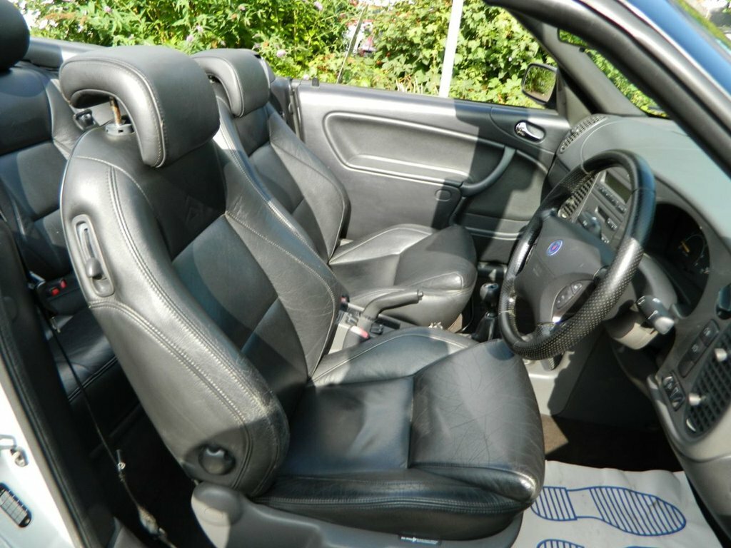 Saab 9-3 2.0I Se Red #9