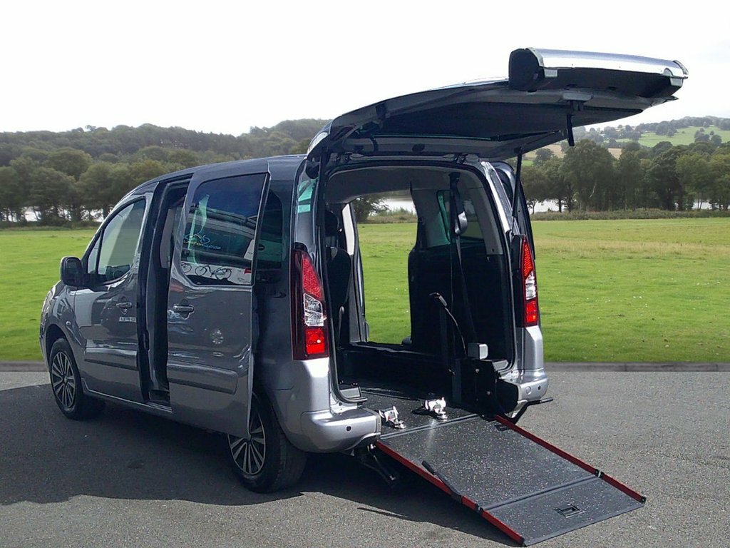 Peugeot Partner Tepee 1.6L Allure SF68DDE Grey #3