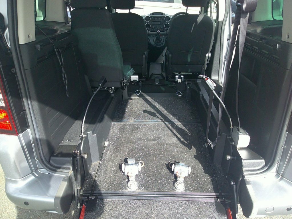 Peugeot Partner Tepee 1.6L Allure SF68DDE Grey #5