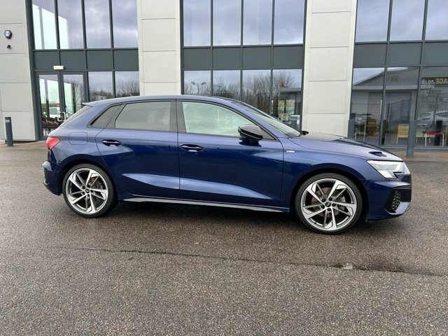Audi A3 1.5 Tfsi 35 Edition 1 Sportback S Tronic 150Ps LY23ZZJ Blue #3