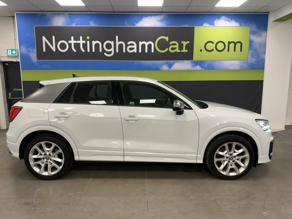 Audi SQ2 2L Null White #4