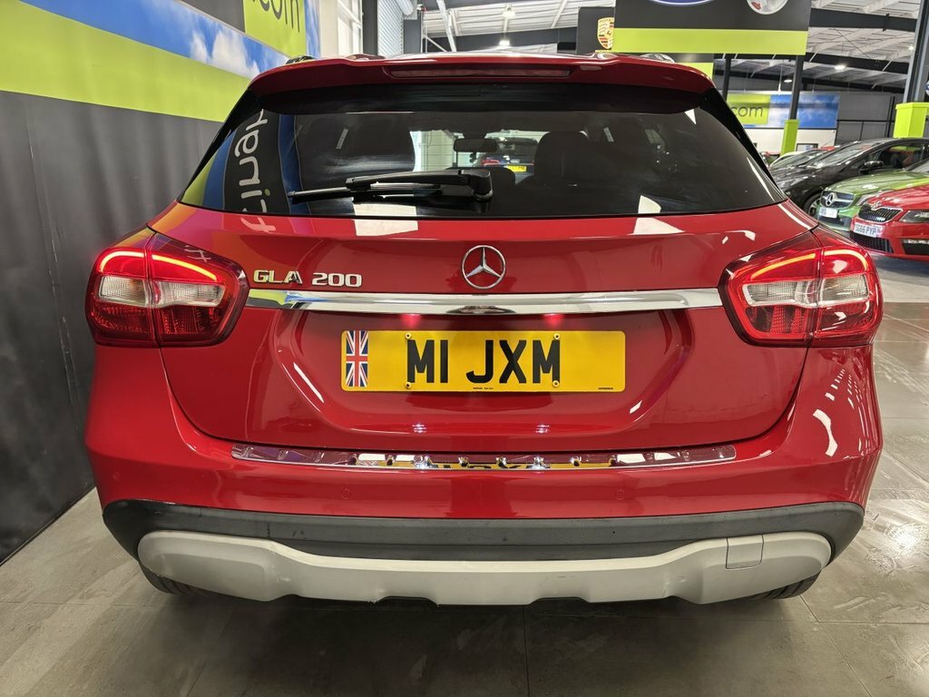Mercedes-Benz GLA Class 1.6L Se Red #4