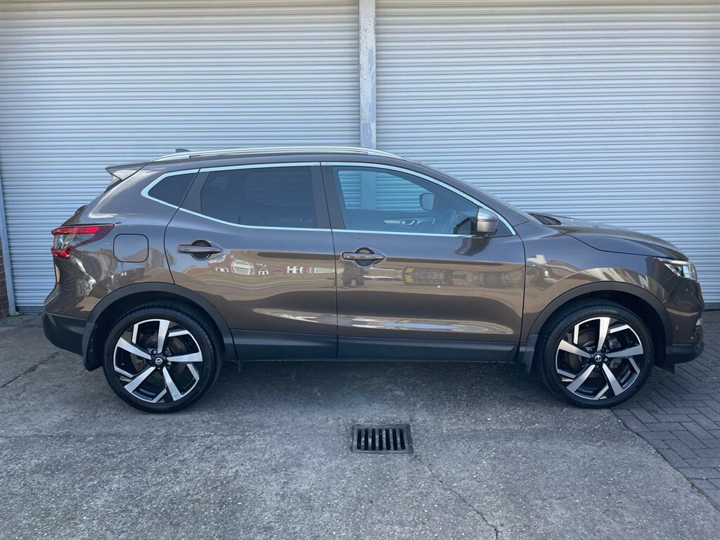 Nissan Qashqai Dci Tekna Plus VF17VDN Brown #2