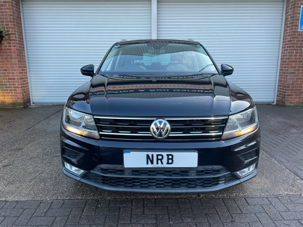 Volkswagen Tiguan Se Navigation Tdi Bmt Dsg AE17OHT Black #2