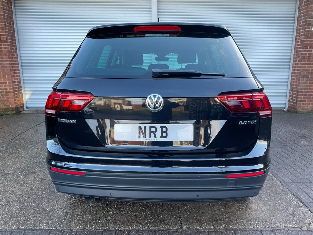 Volkswagen Tiguan Se Navigation Tdi Bmt Dsg AE17OHT Black #5
