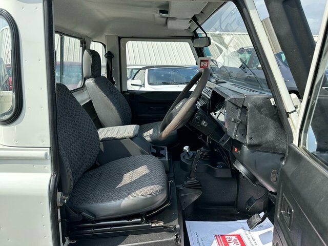 Land Rover Defender 90 90 County Pick Up SE54DPN White #5