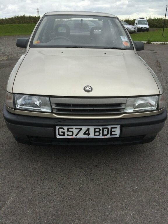 Vauxhall Cavalier 1598Cc Silver #2