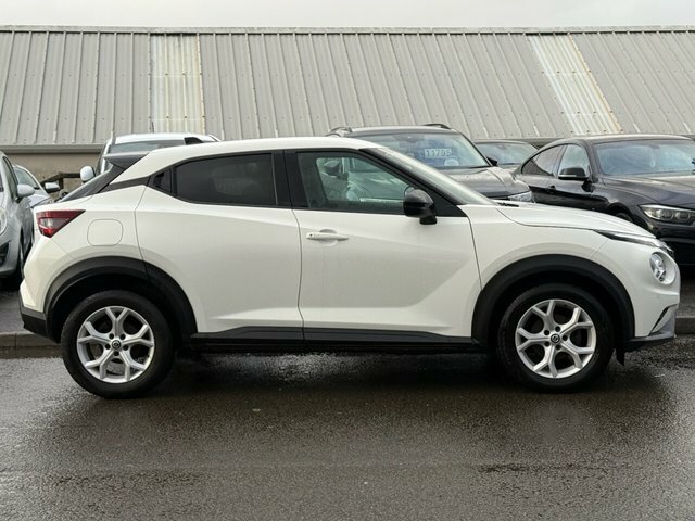 Nissan Juke Dig-t N-connecta Suv CU22XWP White #2