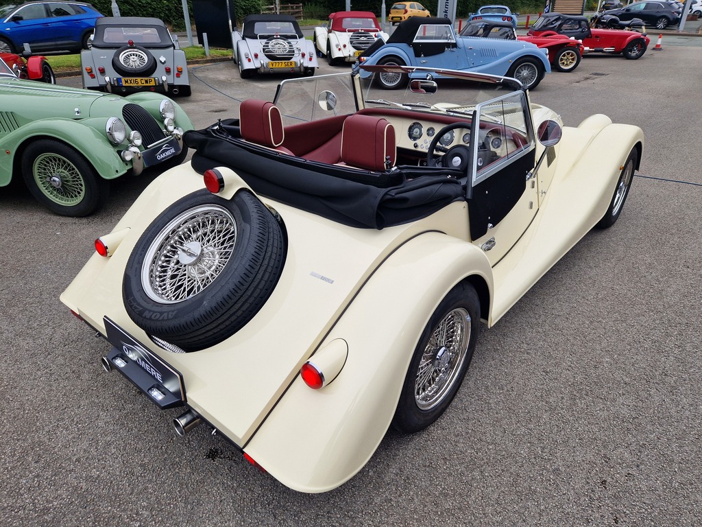 Morgan Plus Four Plus Four MJ24ZZN White #4