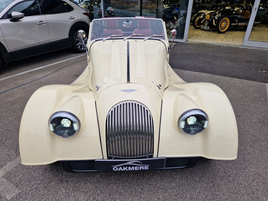 Morgan Plus Four Plus Four MJ24ZZN White #6