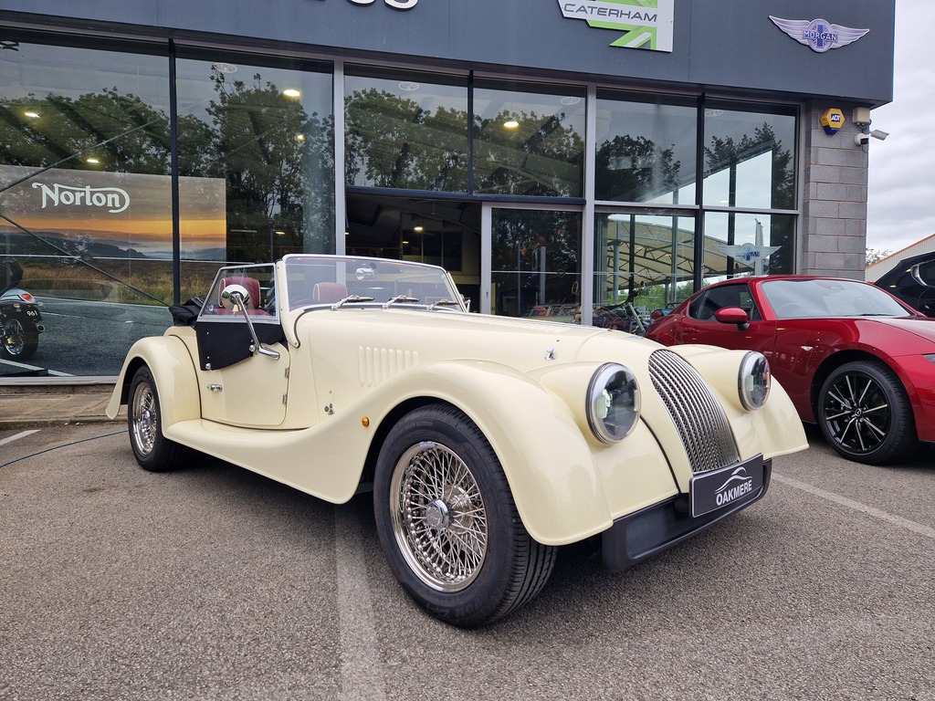 Morgan Plus Four Plus Four MJ24ZZN White #5