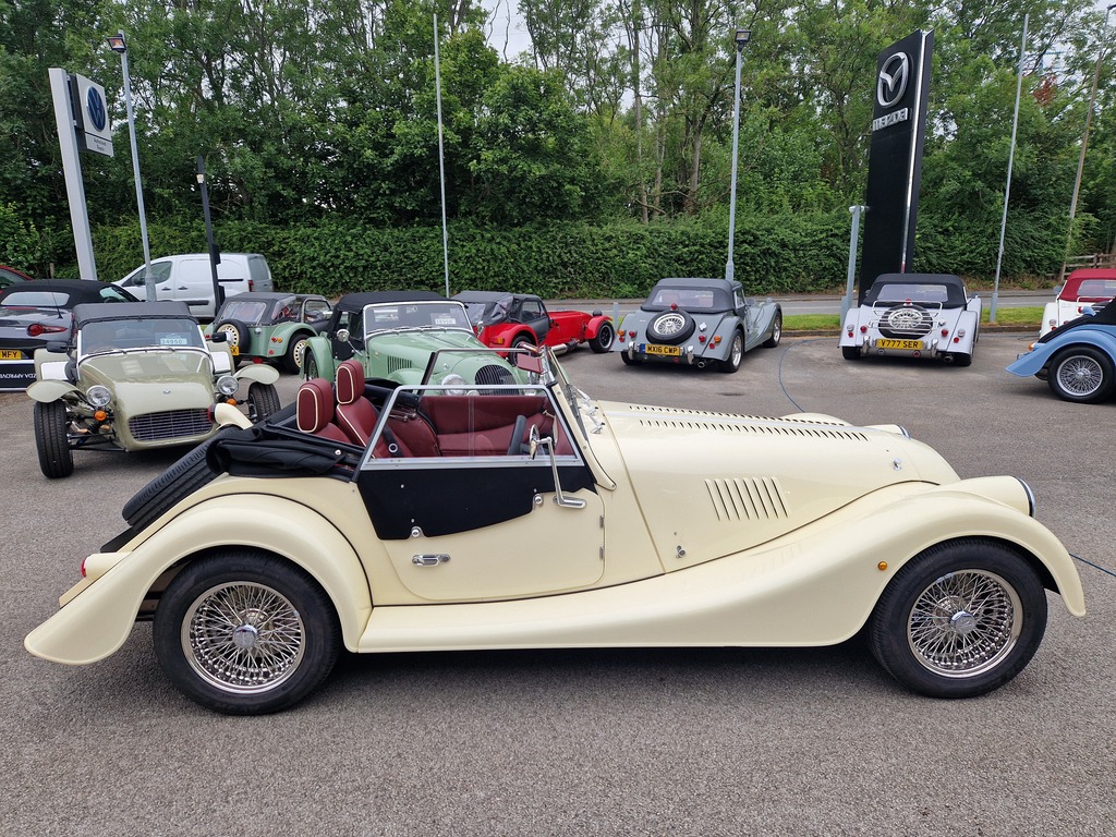 Morgan Plus Four Plus Four MJ24ZZN White #3