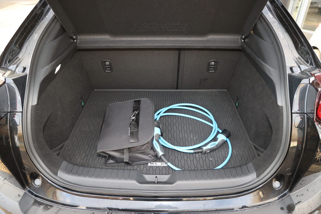 Mazda MX-30 125Kw R-ev Exclusive Line Black #4