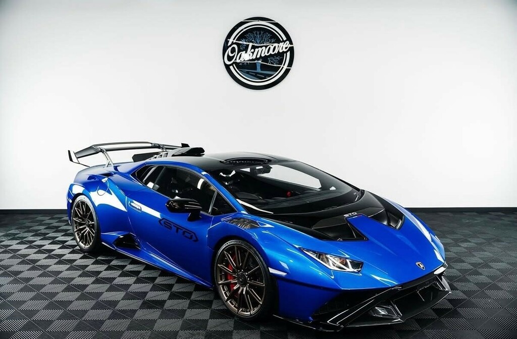 Lamborghini Huracan Coupe Blue