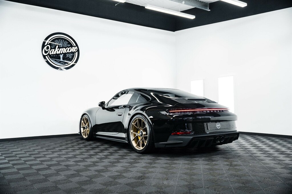 Porsche 911 911 Gt3 Touring Black #6