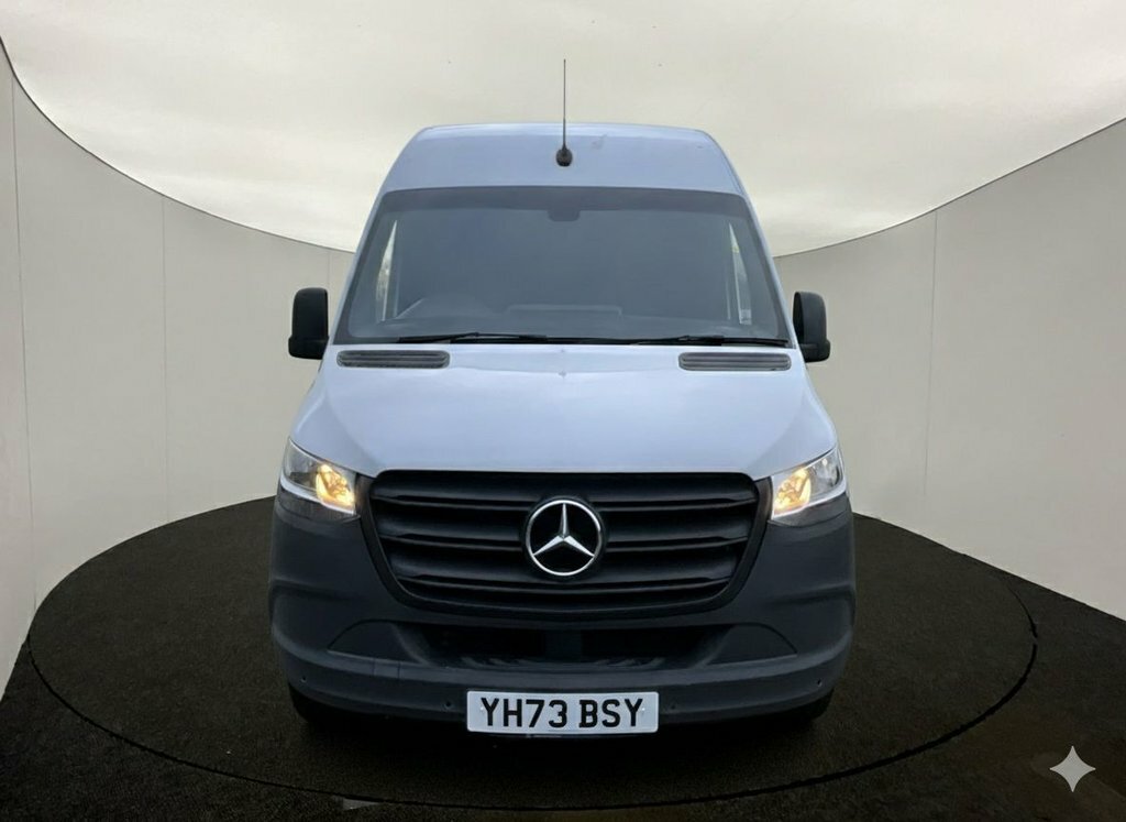 Mercedes-Benz Sprinter 2L Premium YH73BSY White #2