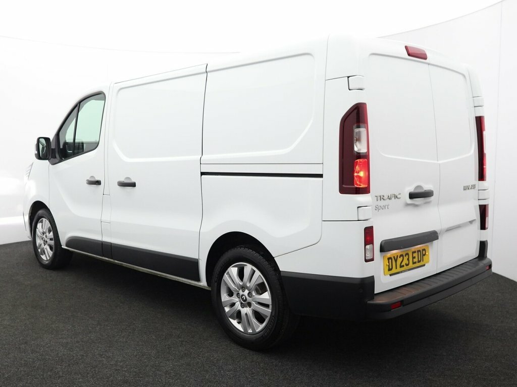 Renault Trafic 2L Sport DY23EDP White #5