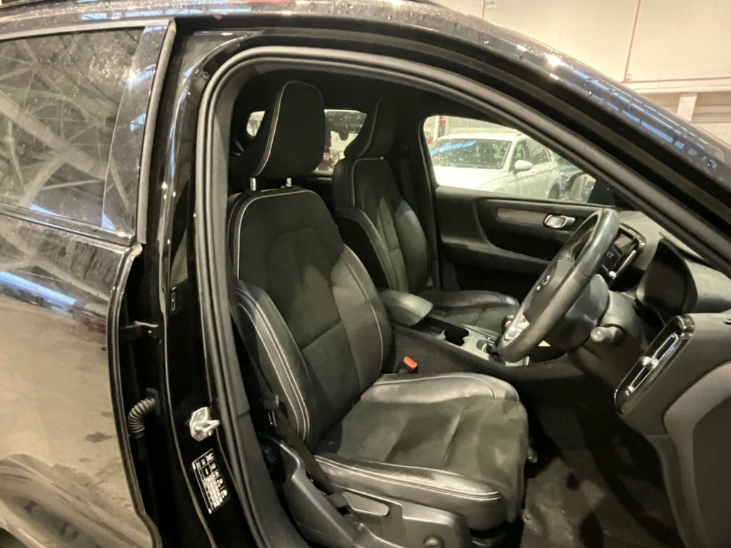 Volvo XC40 1.5L R-design DS70BZF Black #6
