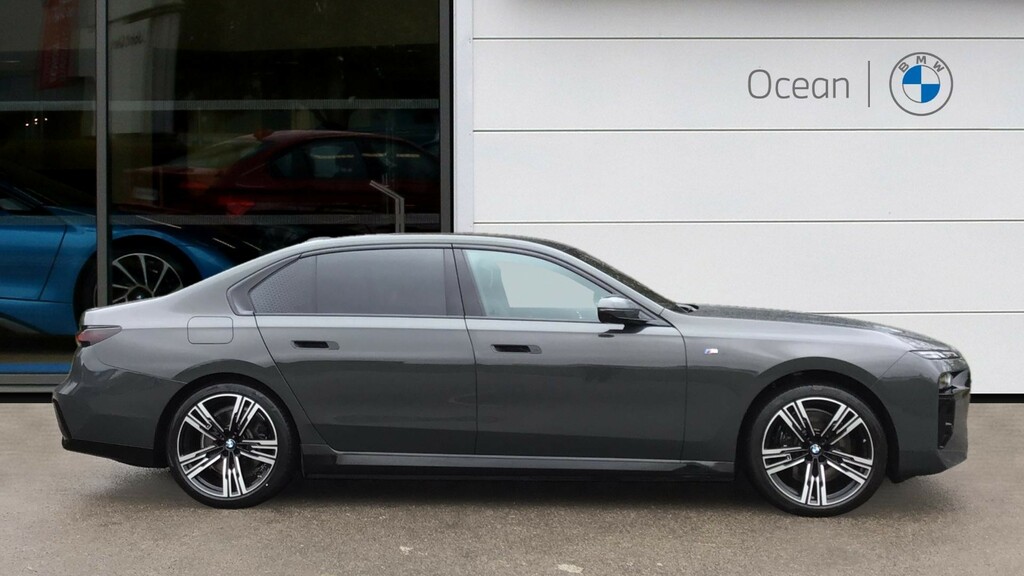 BMW i7 Xdrive60 M Sport WK24UAW Grey #3