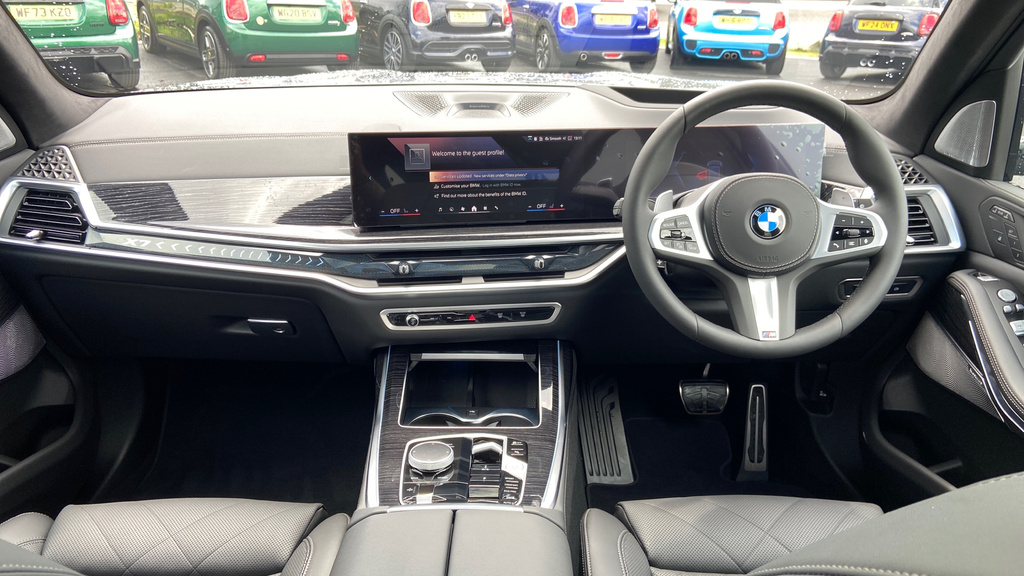 BMW X7 Xdrive40i M Sport Grey #4