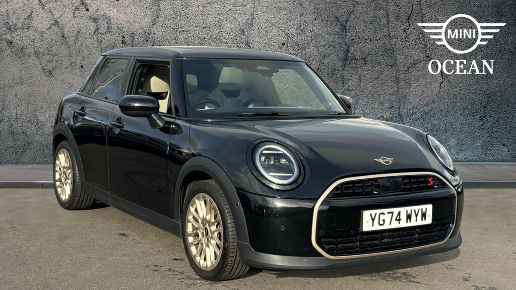 Mini Hatch S 5dr YG74WYW Black
