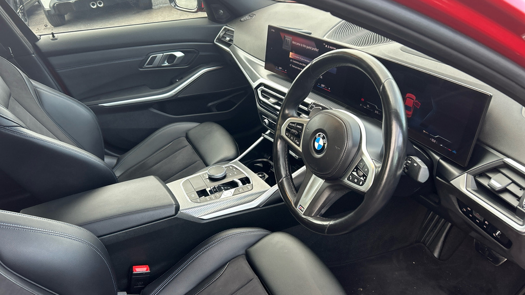 BMW 3 Series Saloon WG72PWY Red #6