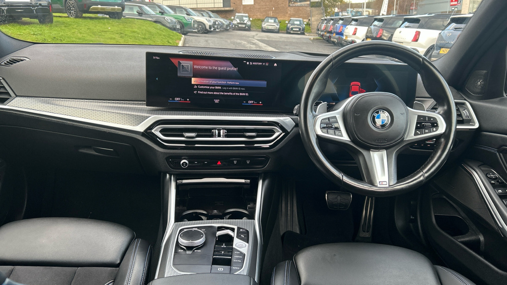 BMW 3 Series Saloon WG72PWY Red #4