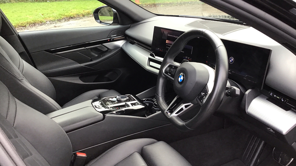 BMW 5 Series 520I M Sport Black #6