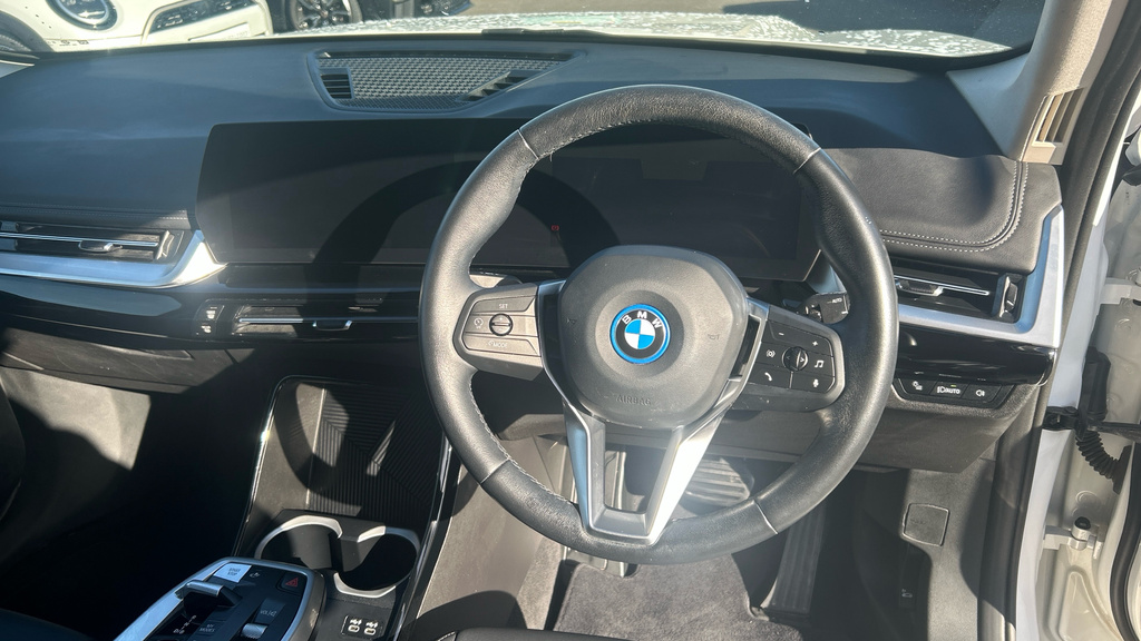 BMW iX1 Suv MH73CBV White #4