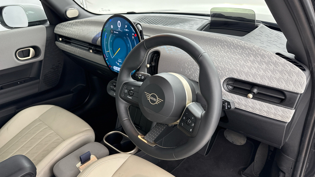 Mini Hatch Hatchback YE25UUV Black #6