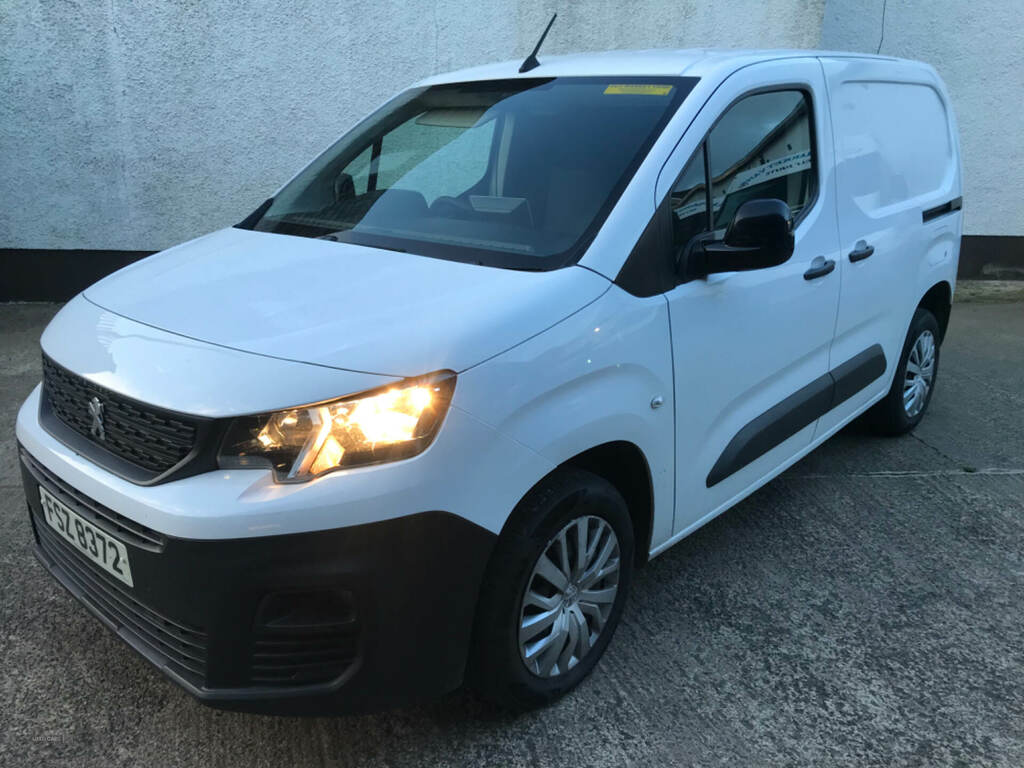 Peugeot Partner 1000 1.5 Bluehdi 100 Professional Prem Van 6 Spd FSZ8372 White #2