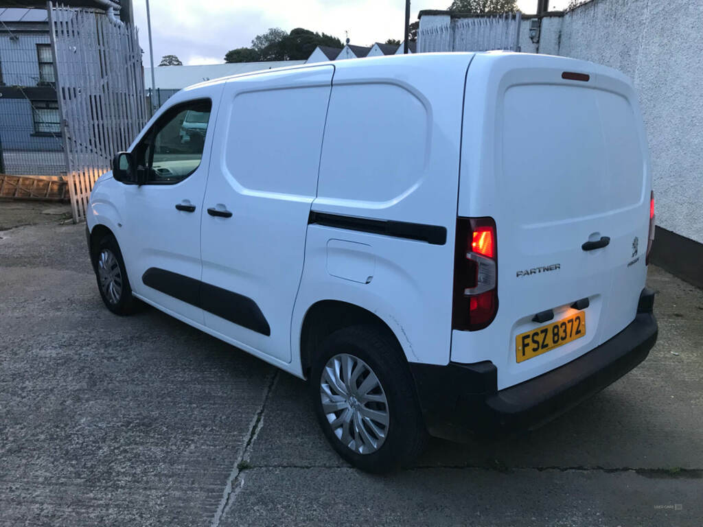 Peugeot Partner 1000 1.5 Bluehdi 100 Professional Prem Van 6 Spd FSZ8372 White #4