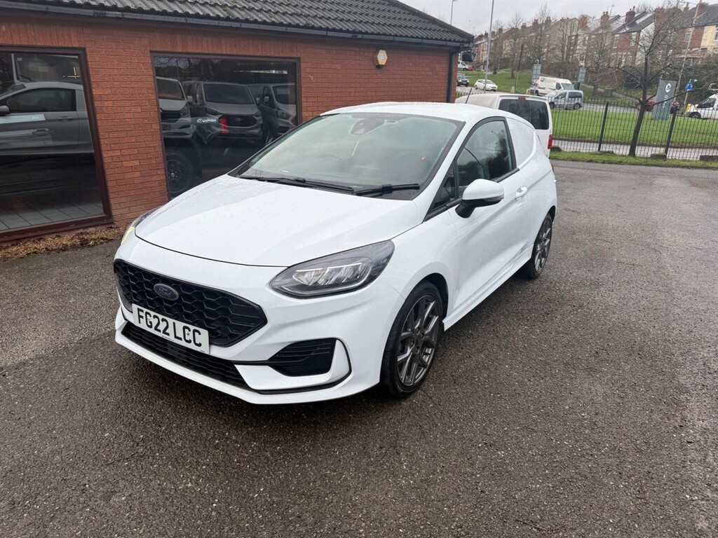 Ford Fiesta Mpv FG22LCC White #3
