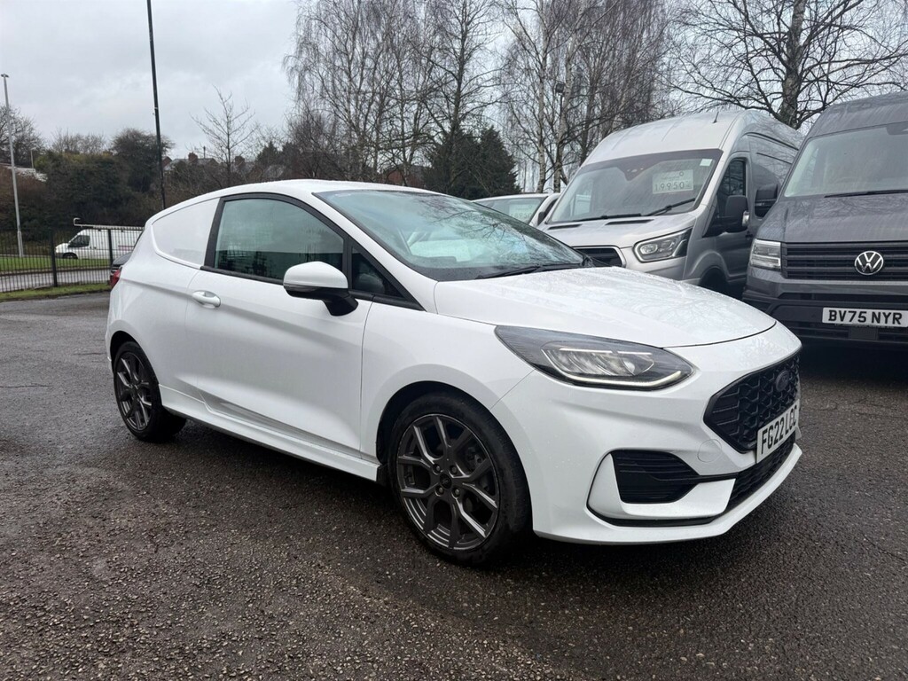 Ford Fiesta Mpv White
