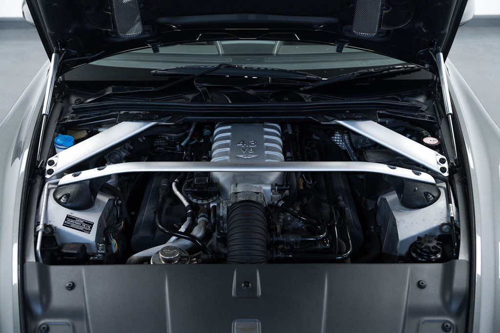 Aston Martin Vantage Petrol Silver #3