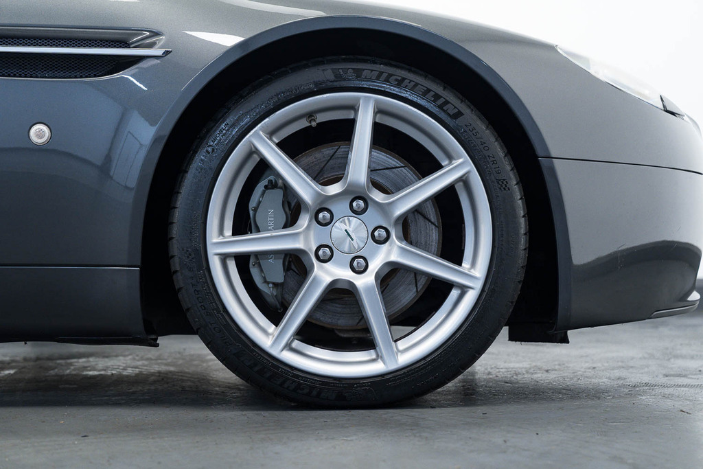 Aston Martin Vantage Petrol Silver #2