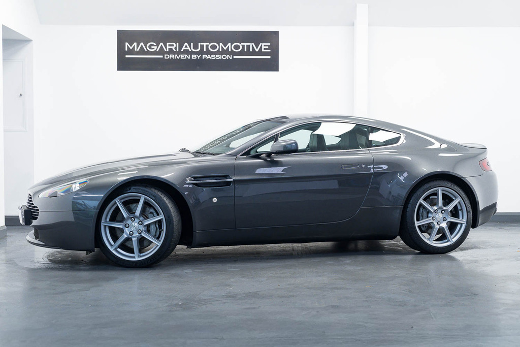 Aston Martin Vantage Petrol Silver #4