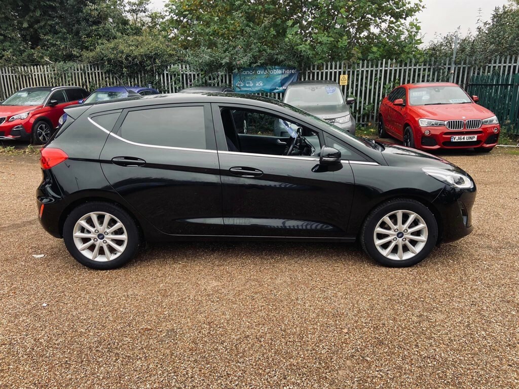 Ford Fiesta Titanium Black #5