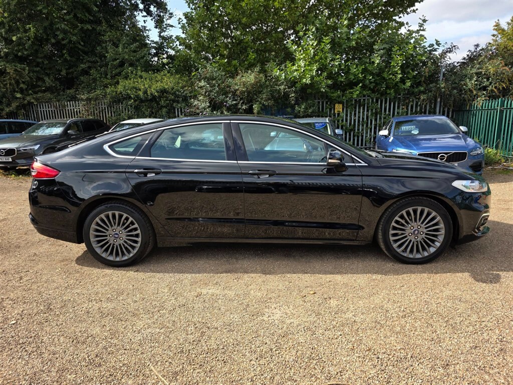 Ford Mondeo Titanium Edition Black #3