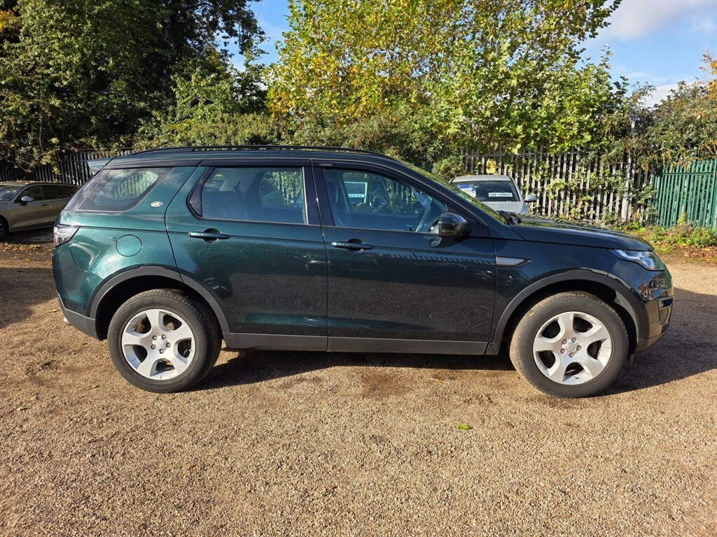 Land Rover Discovery Sport Td4 Se Tech KU66XGO Green #6