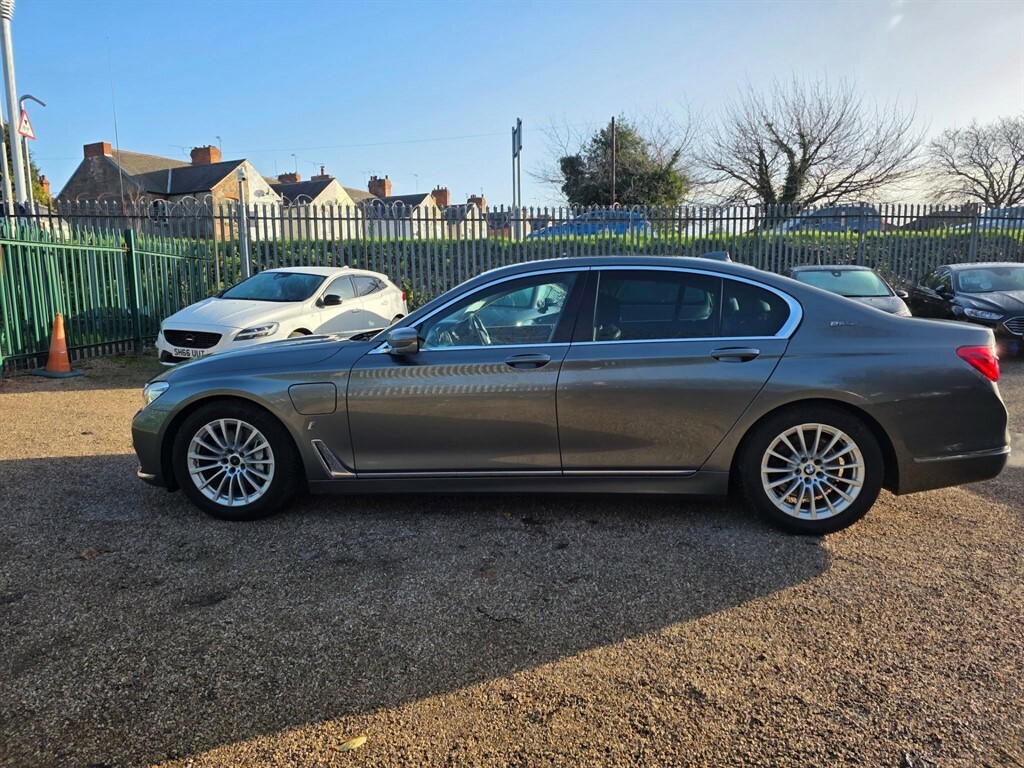 BMW 7 Series Saloon LK17YSO Grey #4