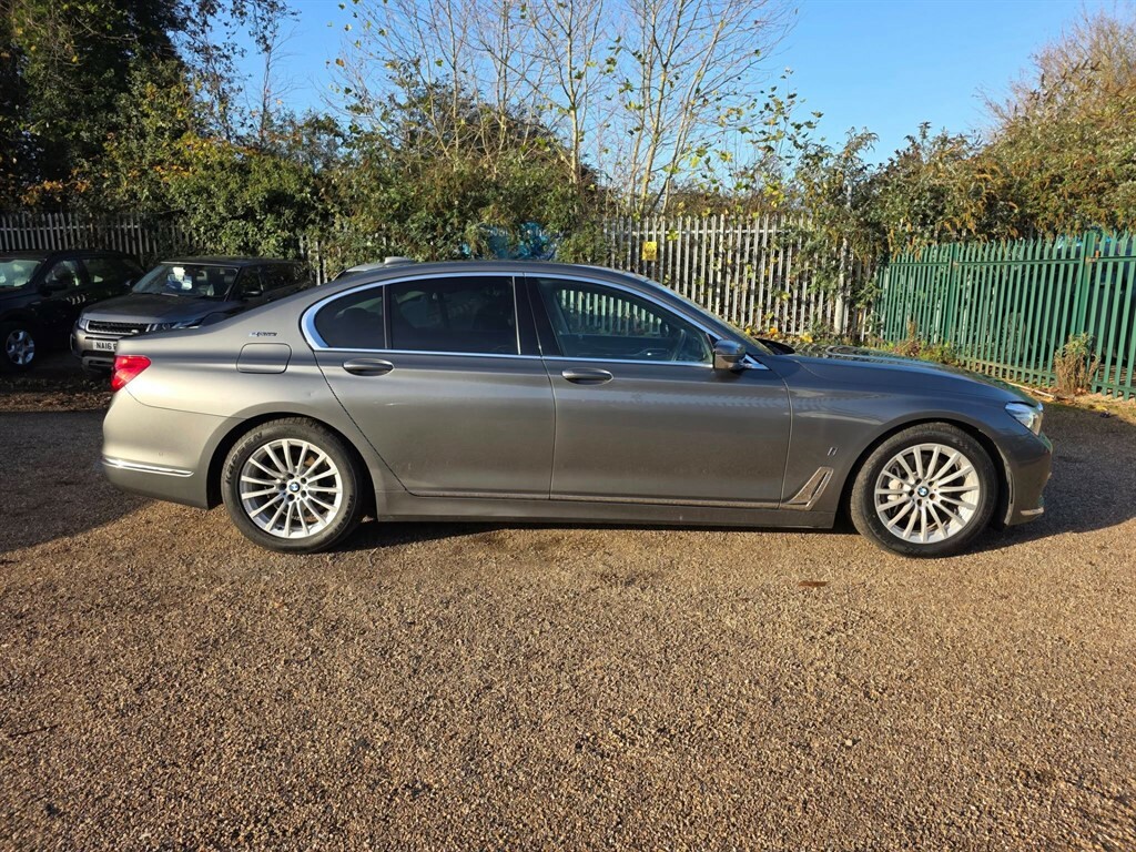 BMW 7 Series Saloon LK17YSO Grey #5