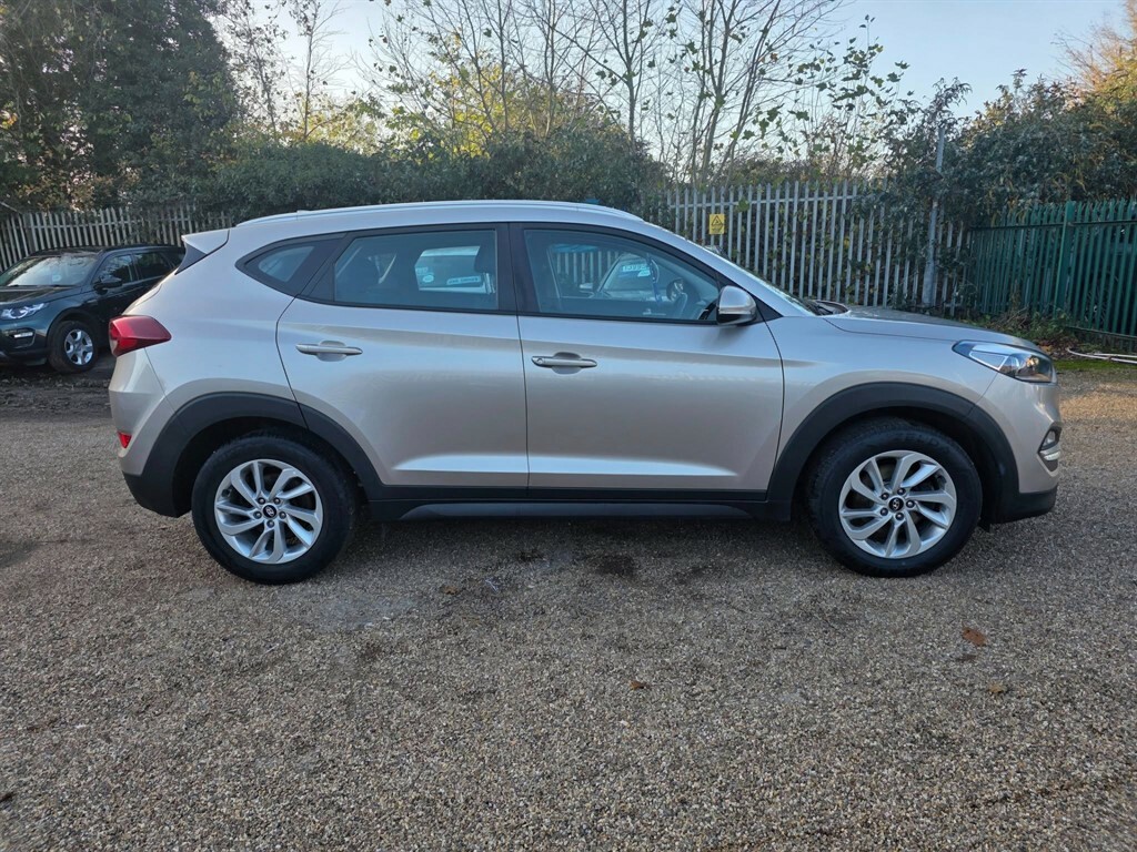 Hyundai Tucson Crdi Se Nav Blue Drive SG67SZK Beige #5