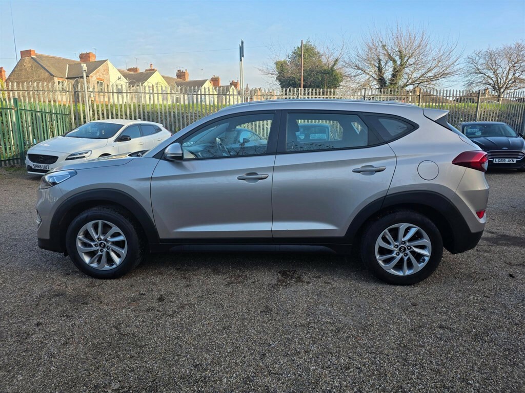 Hyundai Tucson Crdi Se Nav Blue Drive SG67SZK Beige #6