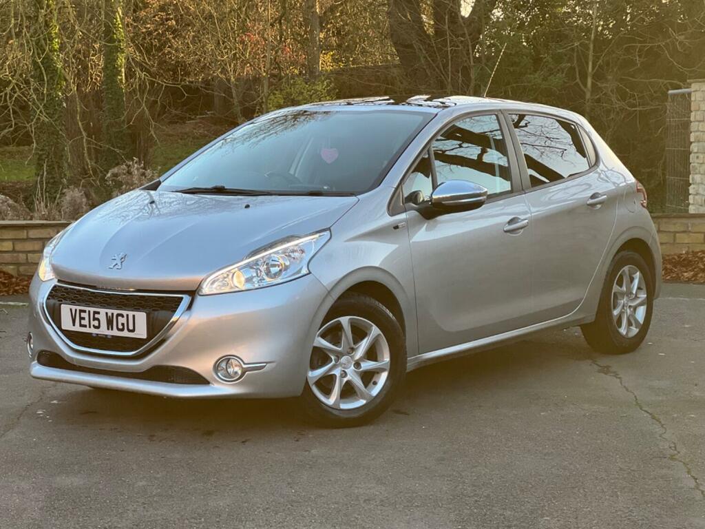 Peugeot 208 Hatchback 1.2 Vti Puretech Style 2015 Silver